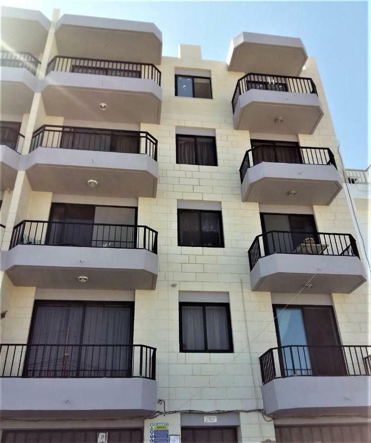Apartmán No8 @ Seabreeze Court Mellieħa Exteriér fotografie